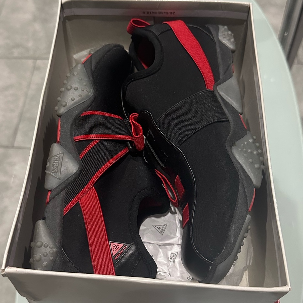 Guess Vintage slip on sneakers
